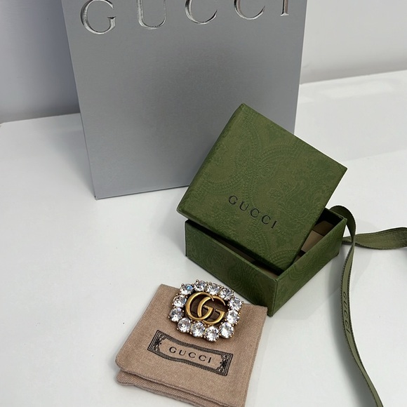 GUCCI RARE BROOCH  2”x1.5” with Box, pouch and paper shopping bag - Picture 9 of 12